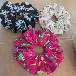 Dog Scrunchies Set Of 3 Black Woof, Beige Dogs, Pink Bones